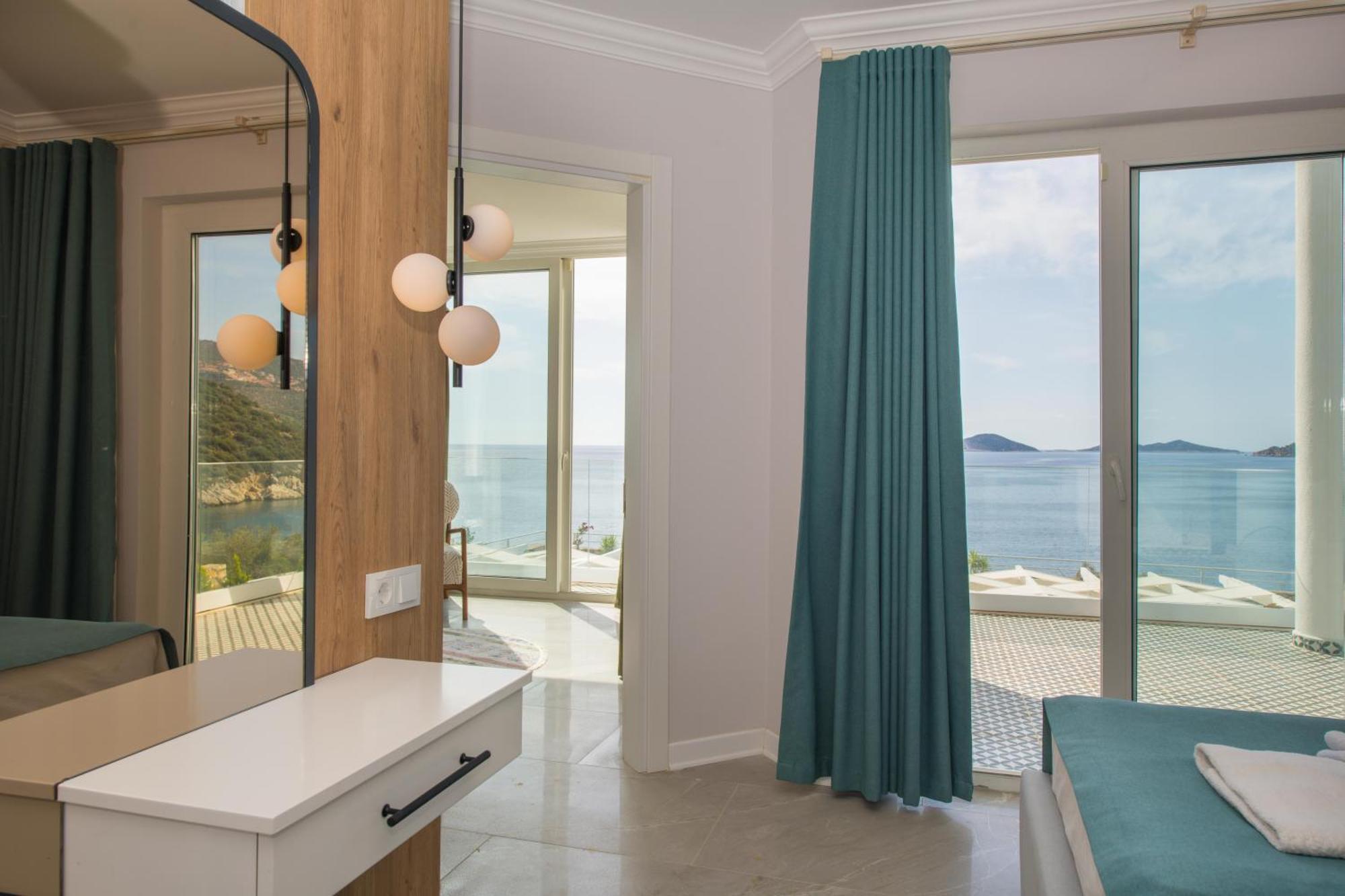 Beachfront White Villa With Private Swimming Pool Kalkan Zewnętrze zdjęcie
