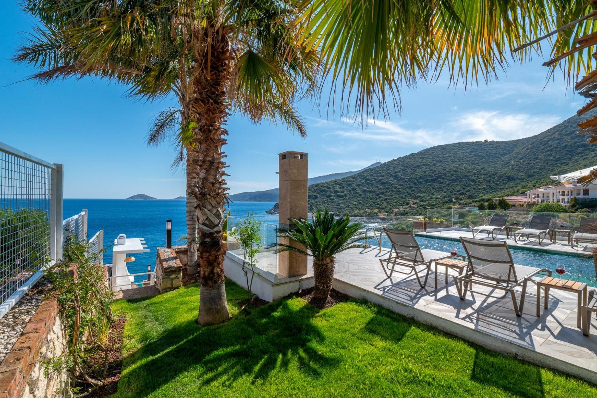 Beachfront White Villa With Private Swimming Pool Kalkan Zewnętrze zdjęcie